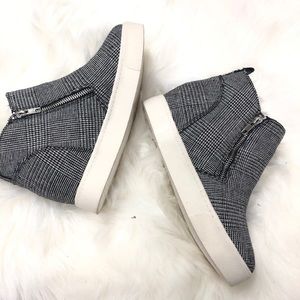 Plaid sneakers